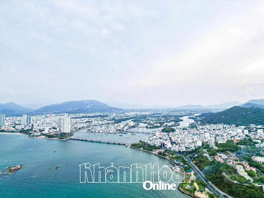 Một góc vịnh Nha Trang.